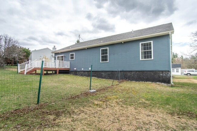 Building Photo - 29573 Maple St