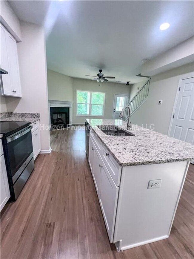 Building Photo - 6590 Old Still Trail