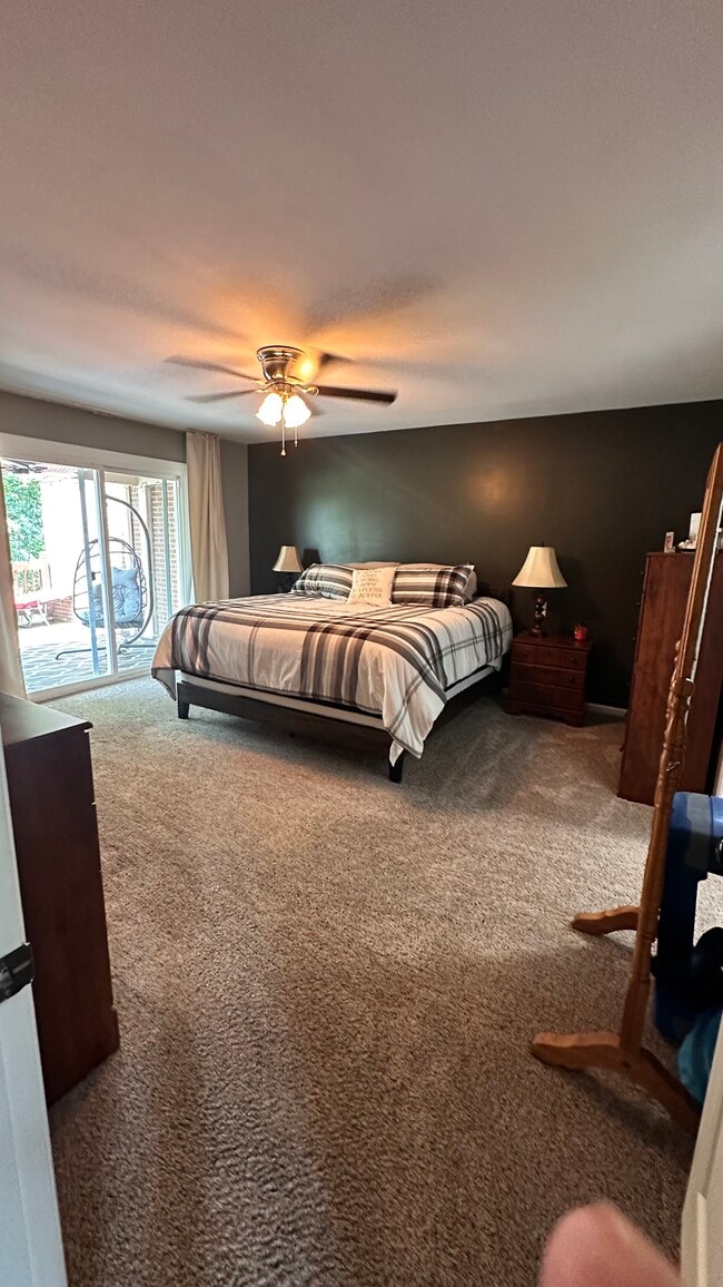 Building Photo - 6718 Deep Creek Dr