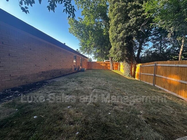 Building Photo - 503 Turtle Creek Dr