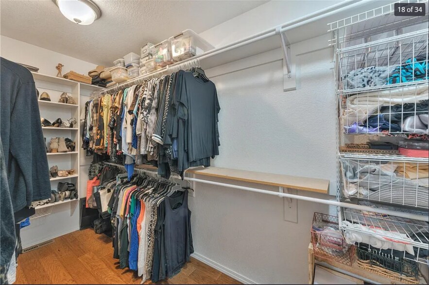 Building Photo - 4 Blenheim Ln