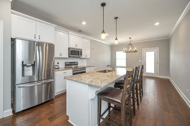 Building Photo - 60 Sumter Wy