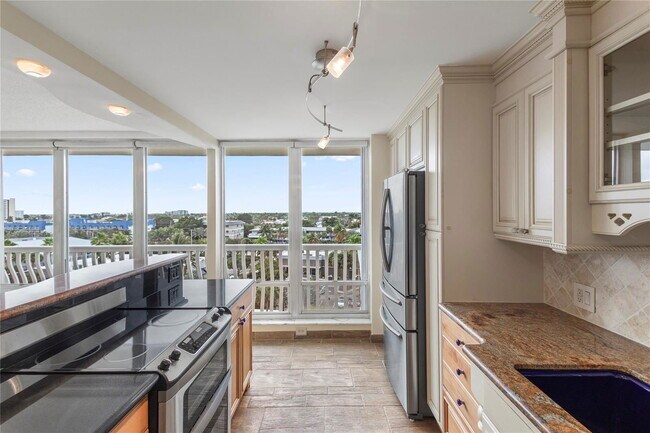 Building Photo - 4020 Galt Ocean Dr