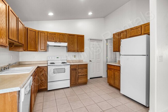 Building Photo - PERFECT CUL-DE-SAC HOME