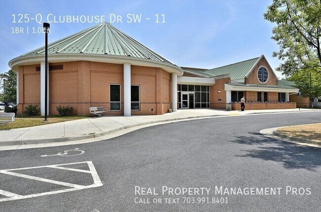 Building Photo - 125 Clubhouse Dr SW