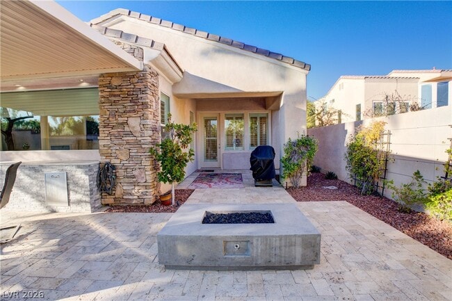 Building Photo - 11283 La Madre Ridge Dr