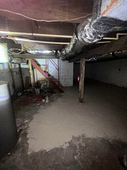 Building Photo - 2143 69th St