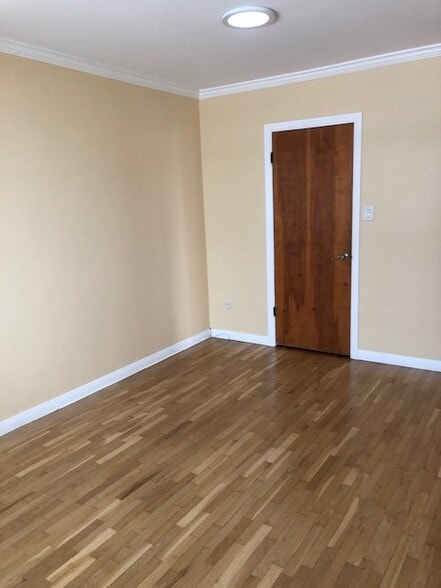 Building Photo - 1334 E 1st St