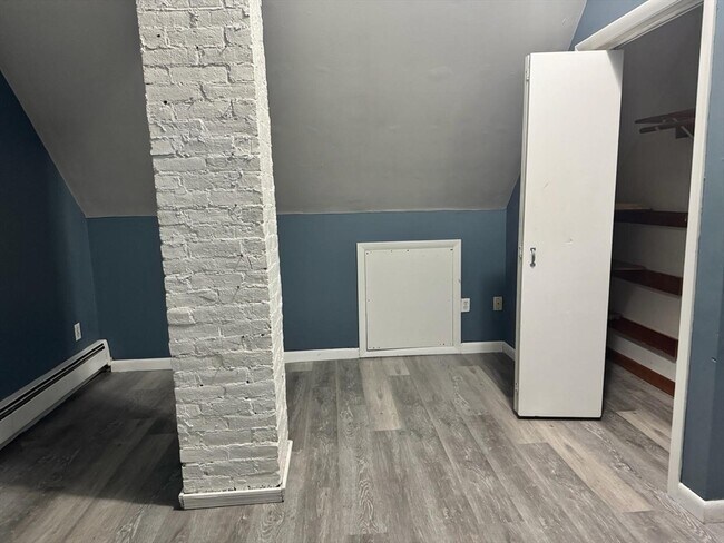 Building Photo - 184 Campbell Ave