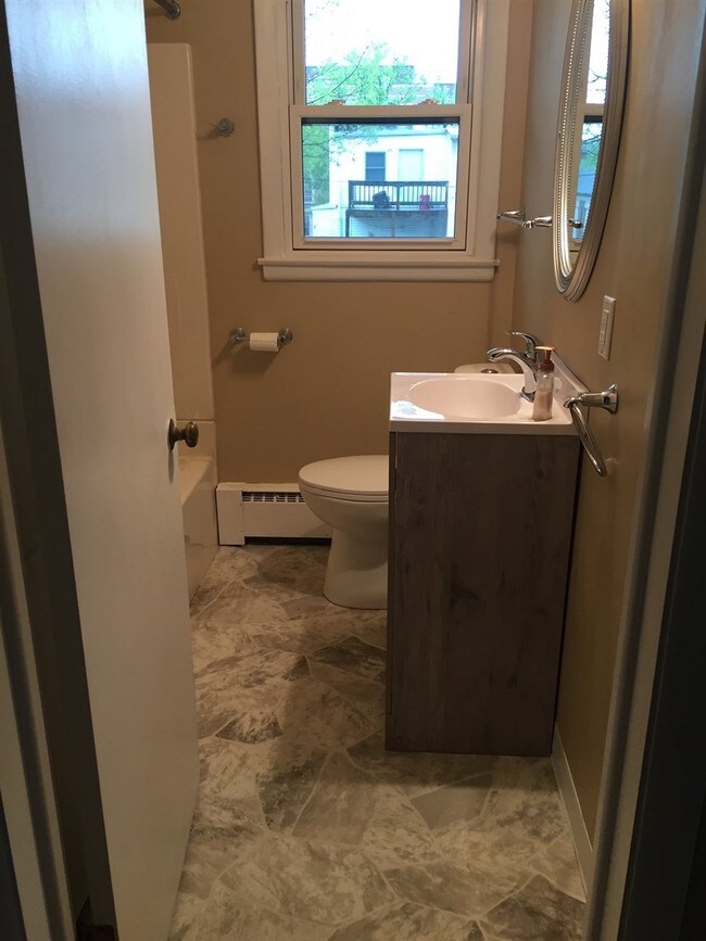 Building Photo - 110 N Blair St