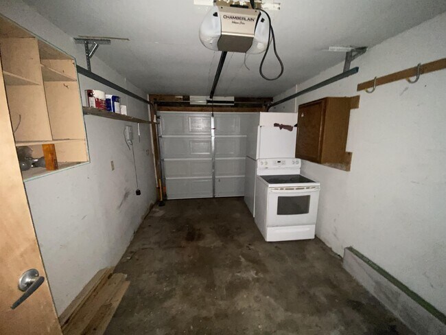 Building Photo - 210 Edgemoor St