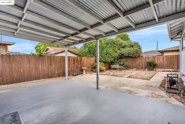 Building Photo - 1209 Tulip Dr