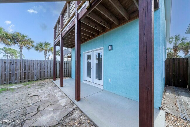 Building Photo - 6440 Summer Oak Dr