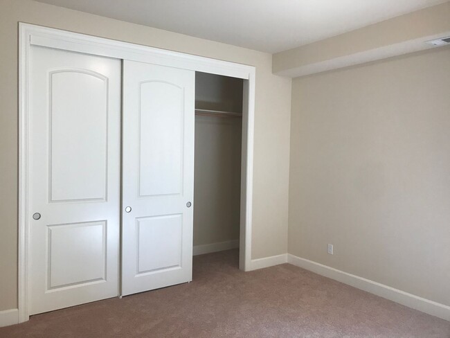 Building Photo - Spacious Home - Newer Build TOSCANO Neighb...