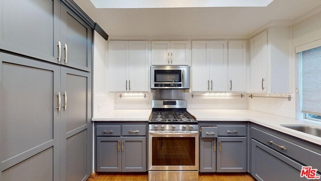 Building Photo - 4339 Alhama Dr