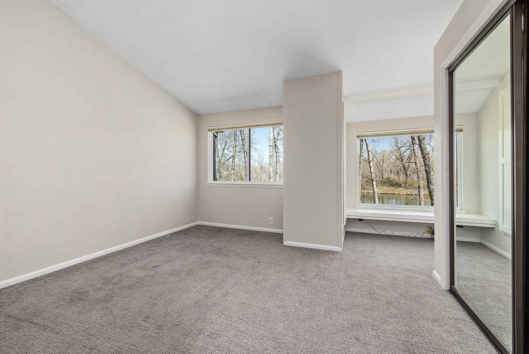 Building Photo - 1927 S Teal Ln