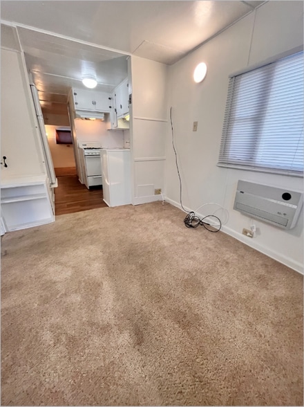 Building Photo - 15012 Lemoli Ave