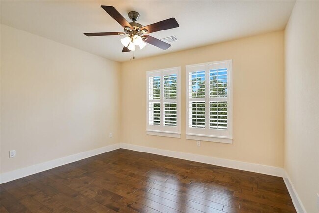 Building Photo - 10908 Railway Ln