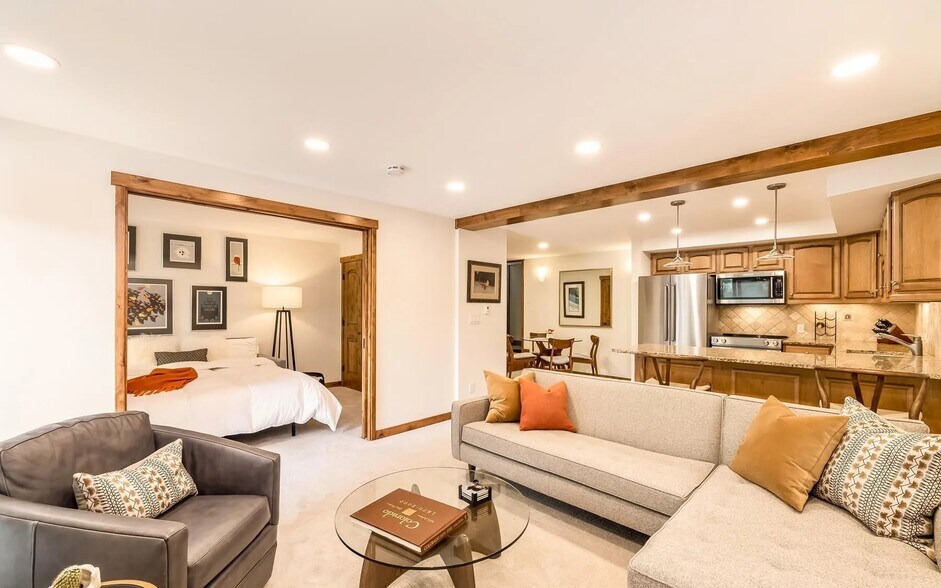 Building Photo - 1040 Vail View Dr