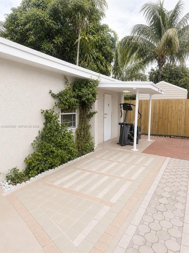 Building Photo - 2021 SW 57th Ct