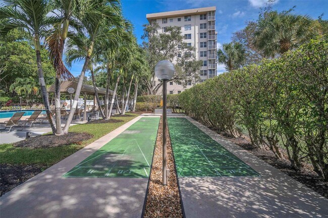 Building Photo - 3507 Oaks Way