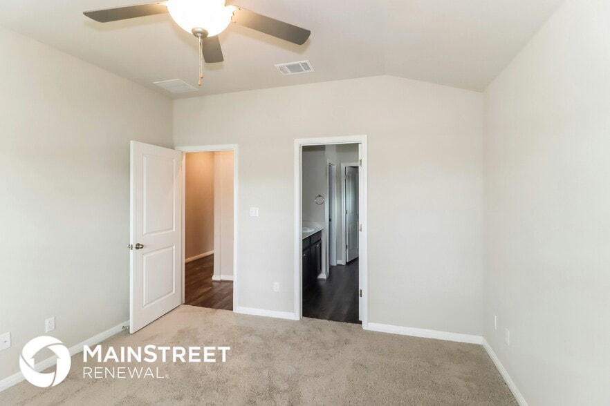 Building Photo - 318 Durango Downs Dr