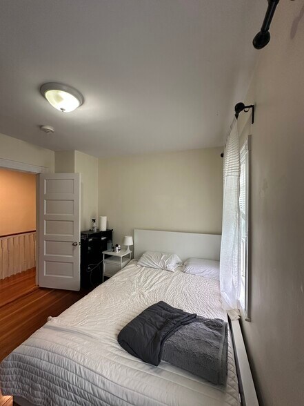 Building Photo - 33 Hobson St