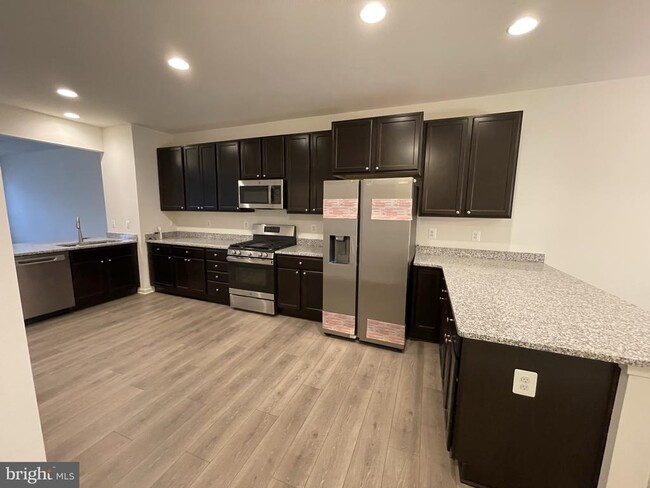 Primary Photo - 113 Trails Way