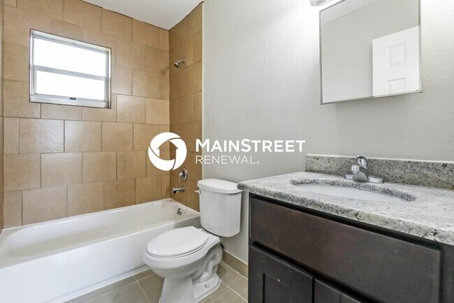 Building Photo - 4 Bedroom Pet-Friendly Home in Lauderhill, FL with Main Street Renewal