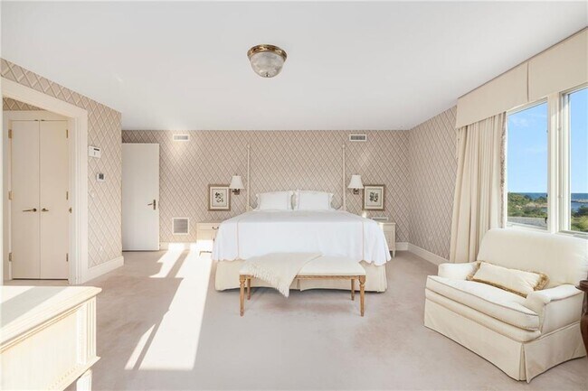 Building Photo - 283 Ocean Ave