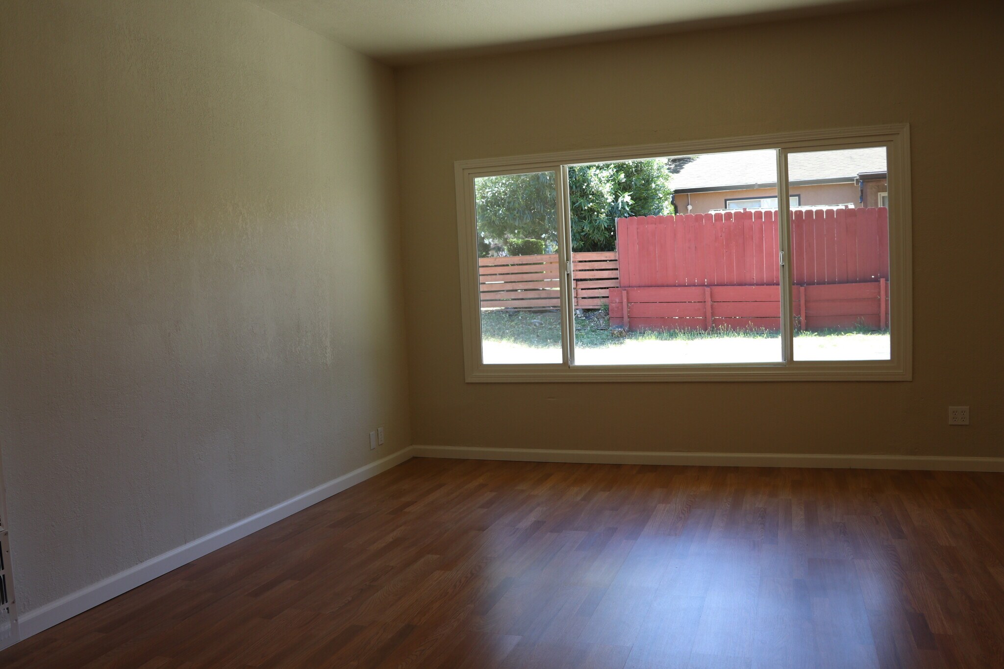 Building Photo - 335 Rollingwood Dr