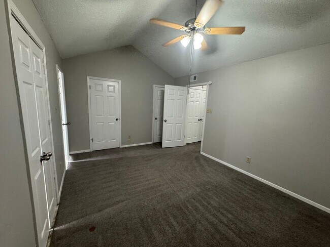 Building Photo - Welcome to 5252 Scottsdale!