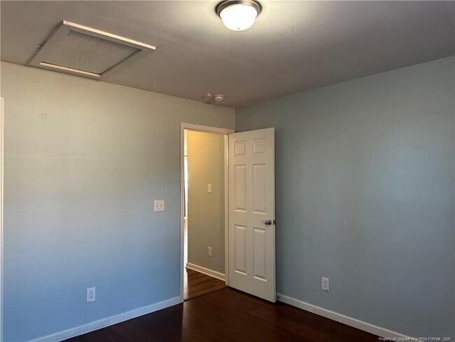 Building Photo - 20 Old English Ln