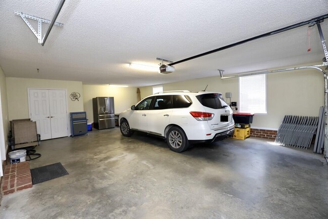 Building Photo - 3196 Daufaskie Rd