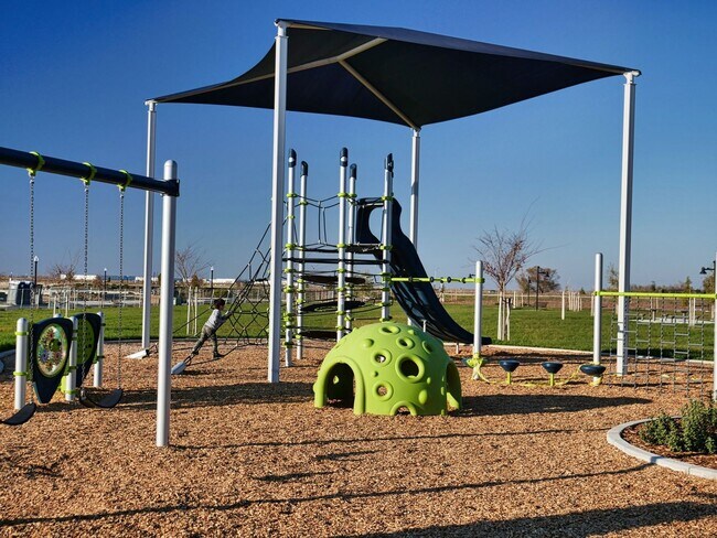 Building Photo - Modern Elegant 4BR 2.5 House in Sacramento