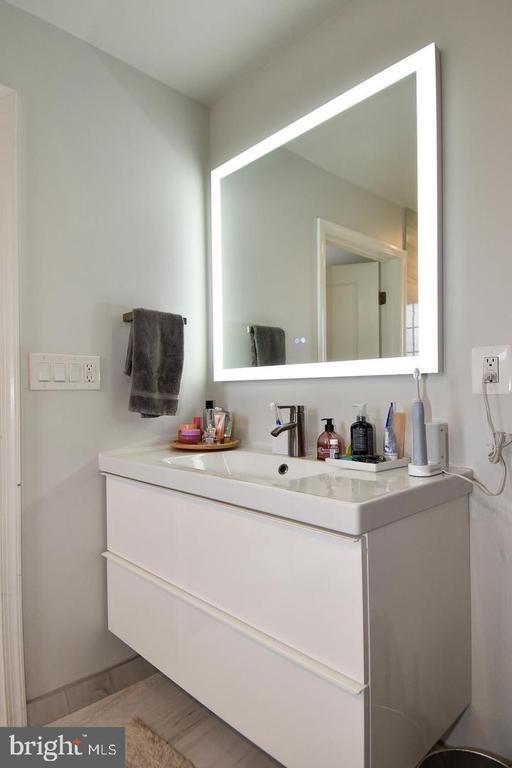 Building Photo - 4732 Ellicott St NW