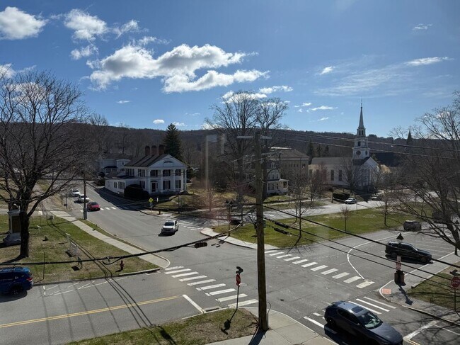 Primary Photo - 1 Aspetuck Ave