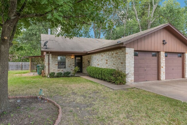 Building Photo - Holly Springs