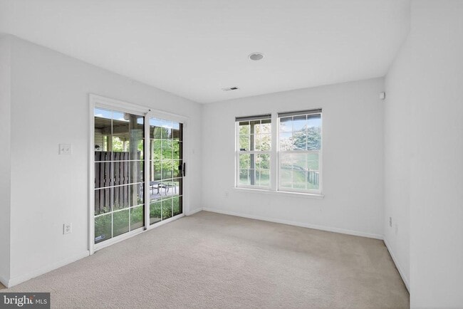 Building Photo - 1034 Meandering Way