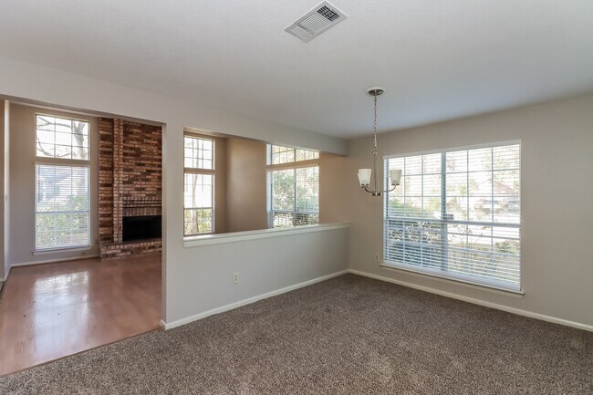 Building Photo - 160 W Golden Arrow Cir