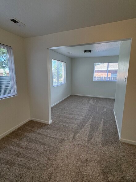 Building Photo - 169 E 1235 S