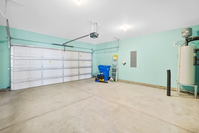 Building Photo - 147 Cherry Birch St