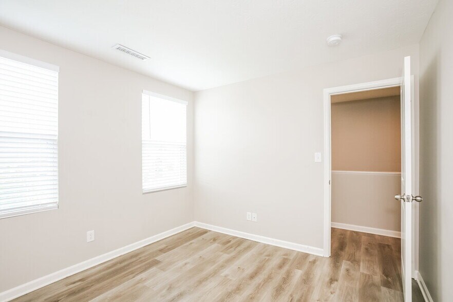 Building Photo - 107 Campus Ln