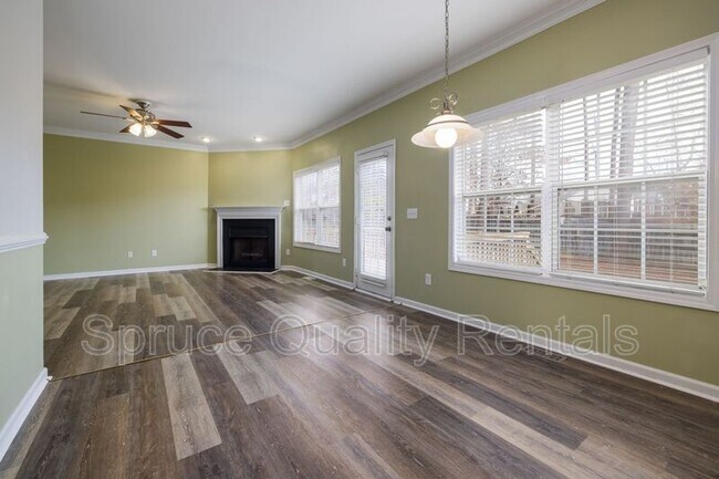Building Photo - 303 Whitney Ln
