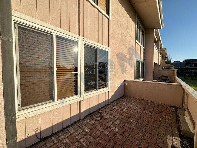 Building Photo - 3790 W Benjamin Holt Dr
