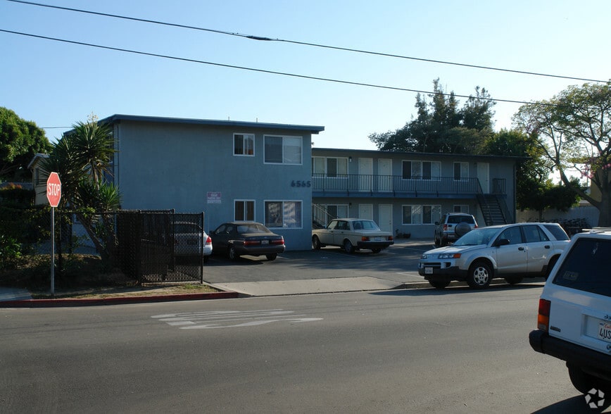Building Photo - 6565 Segovia Rd