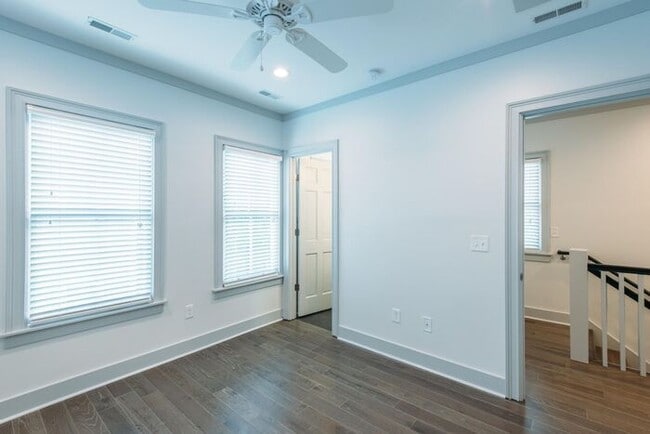 Building Photo - 10 Orrs Ct