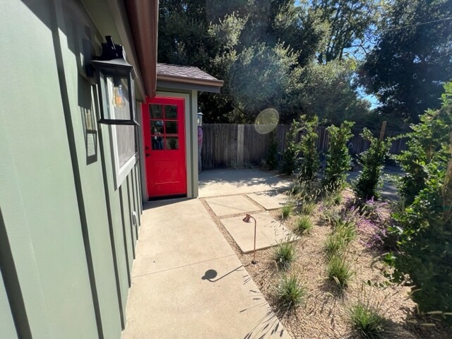Side Entrance - 2770 Glendessary Ln