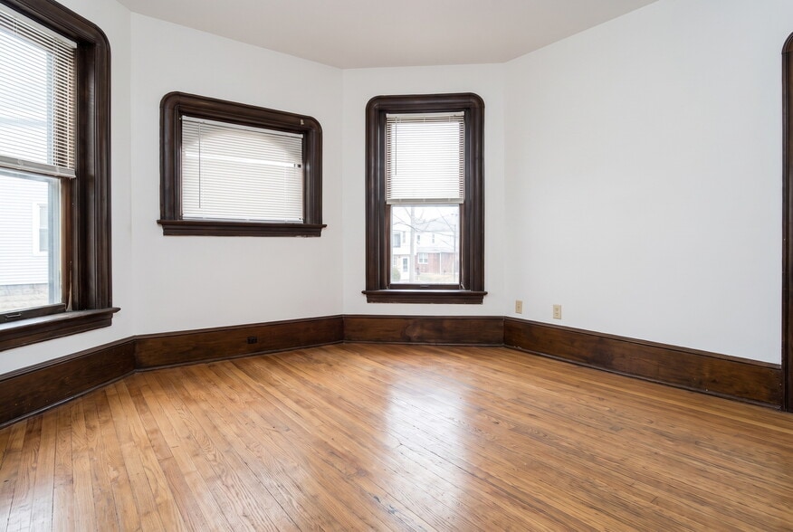 Building Photo - 212 W Gorham St