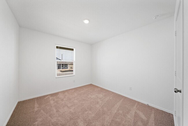 Building Photo - 9311 Selene Pl
